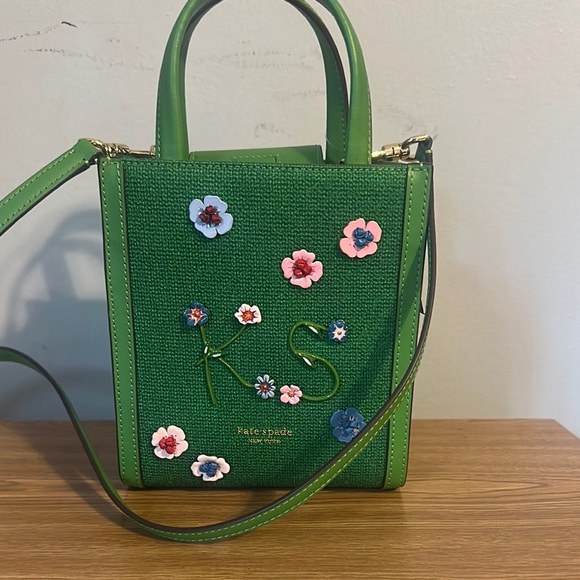 kate spade Handbags - Nwt Kate spade manhattan floral mini tote bag